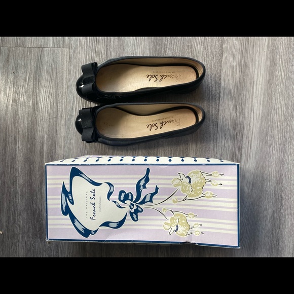 French Sole Black Leather Ballerina Shoe with Ribbon Bow - Picture 2 of 7